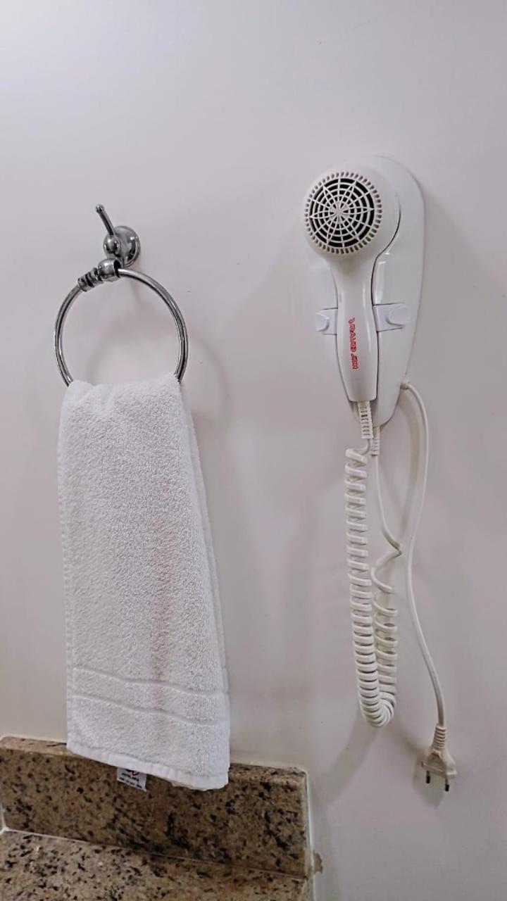 マカエ Flats Via Marアパートホテル エクステリア 写真